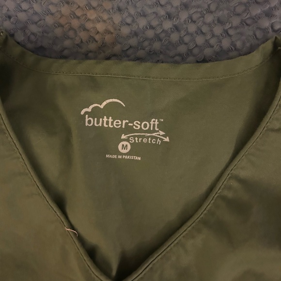 Size medium butter soft scrub top - Picture 2 of 3